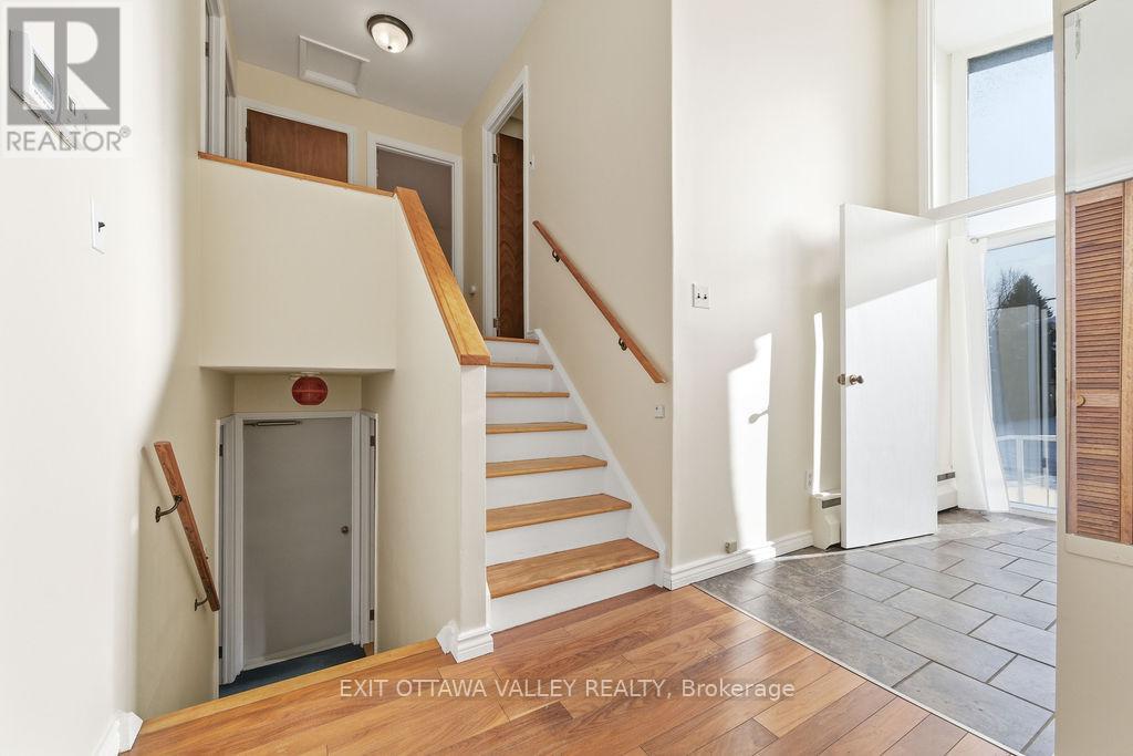 3 Newton Crescent Property Photo 5