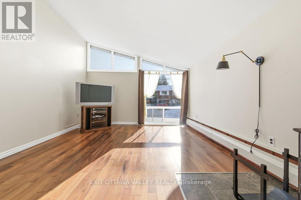 3 Newton Crescent Property Photo 7