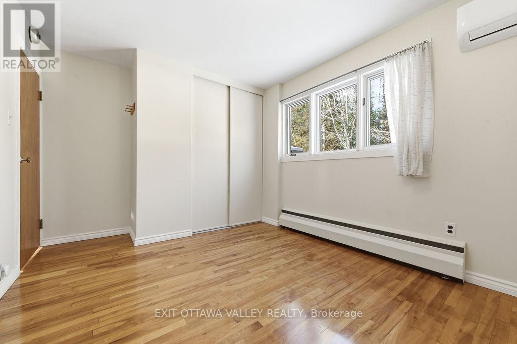 3 Newton Crescent Property Photo 19