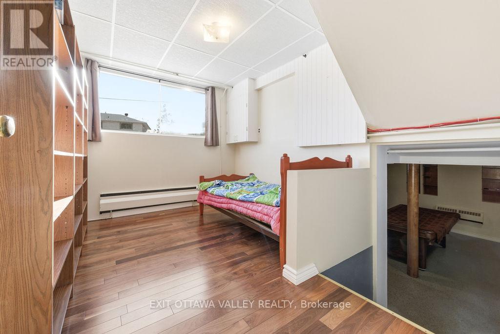 3 Newton Crescent Property Photo 20