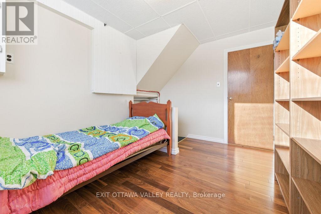3 Newton Crescent Property Photo 21