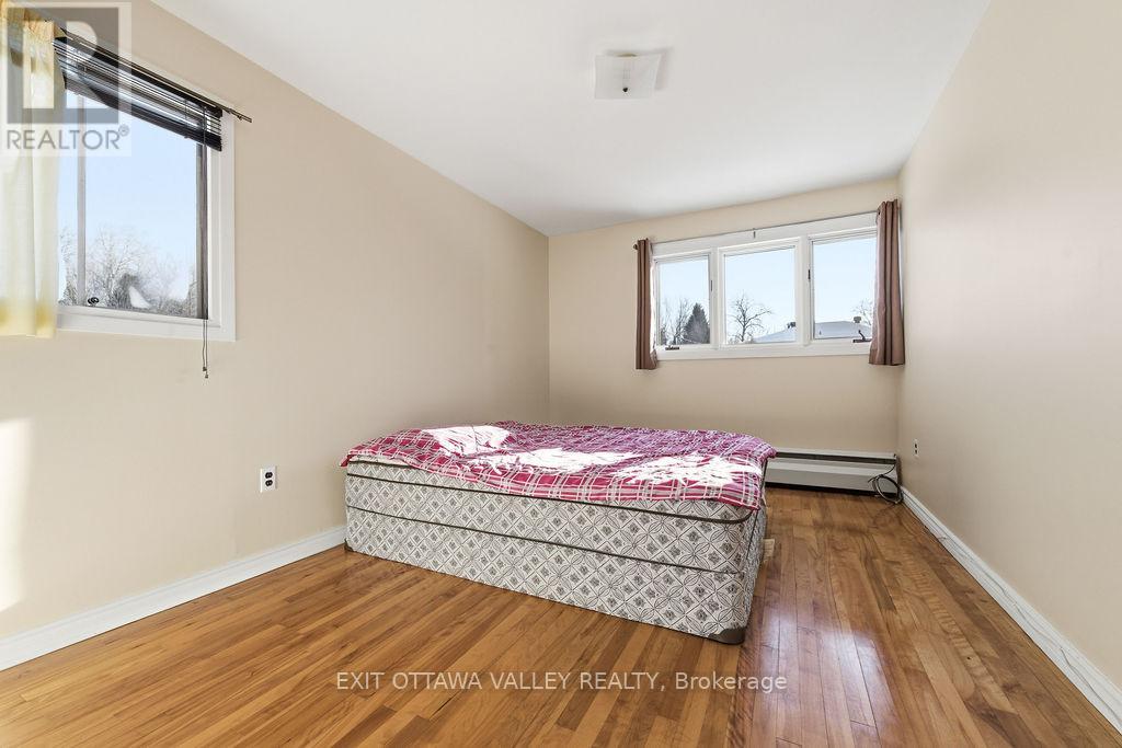 3 Newton Crescent Property Photo 22