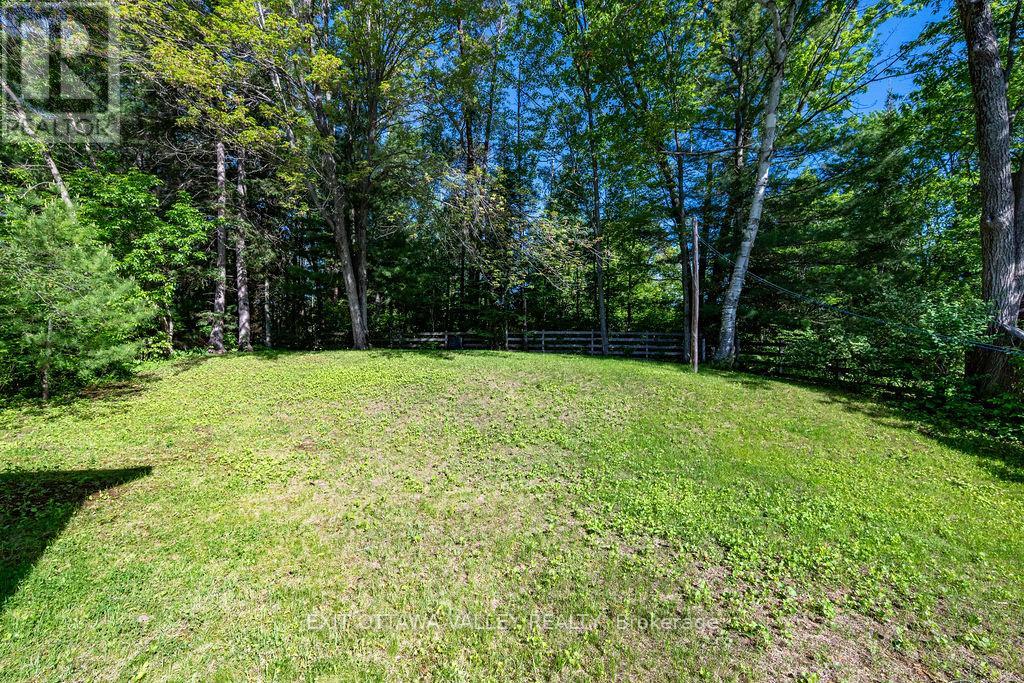 3 Newton Crescent Property Photo 41