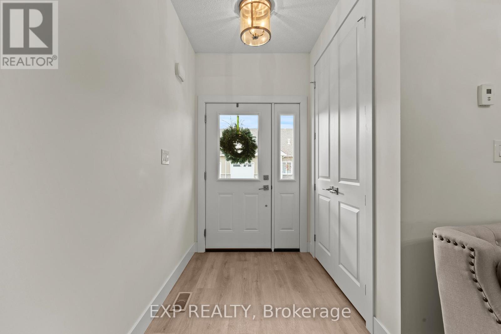 31 - 744 Nelson Street W Property Photo 3