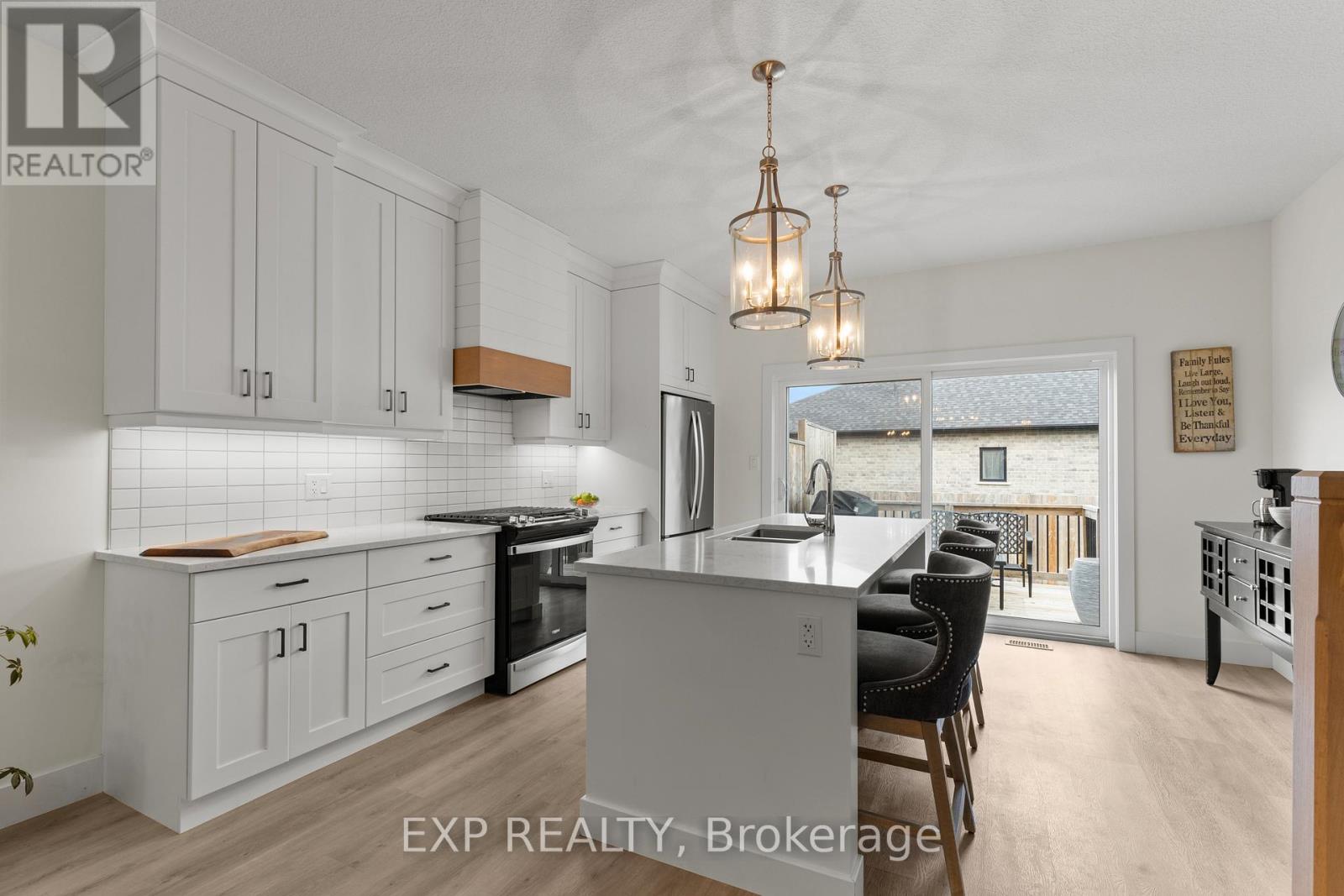 31 - 744 Nelson Street W Property Photo 13