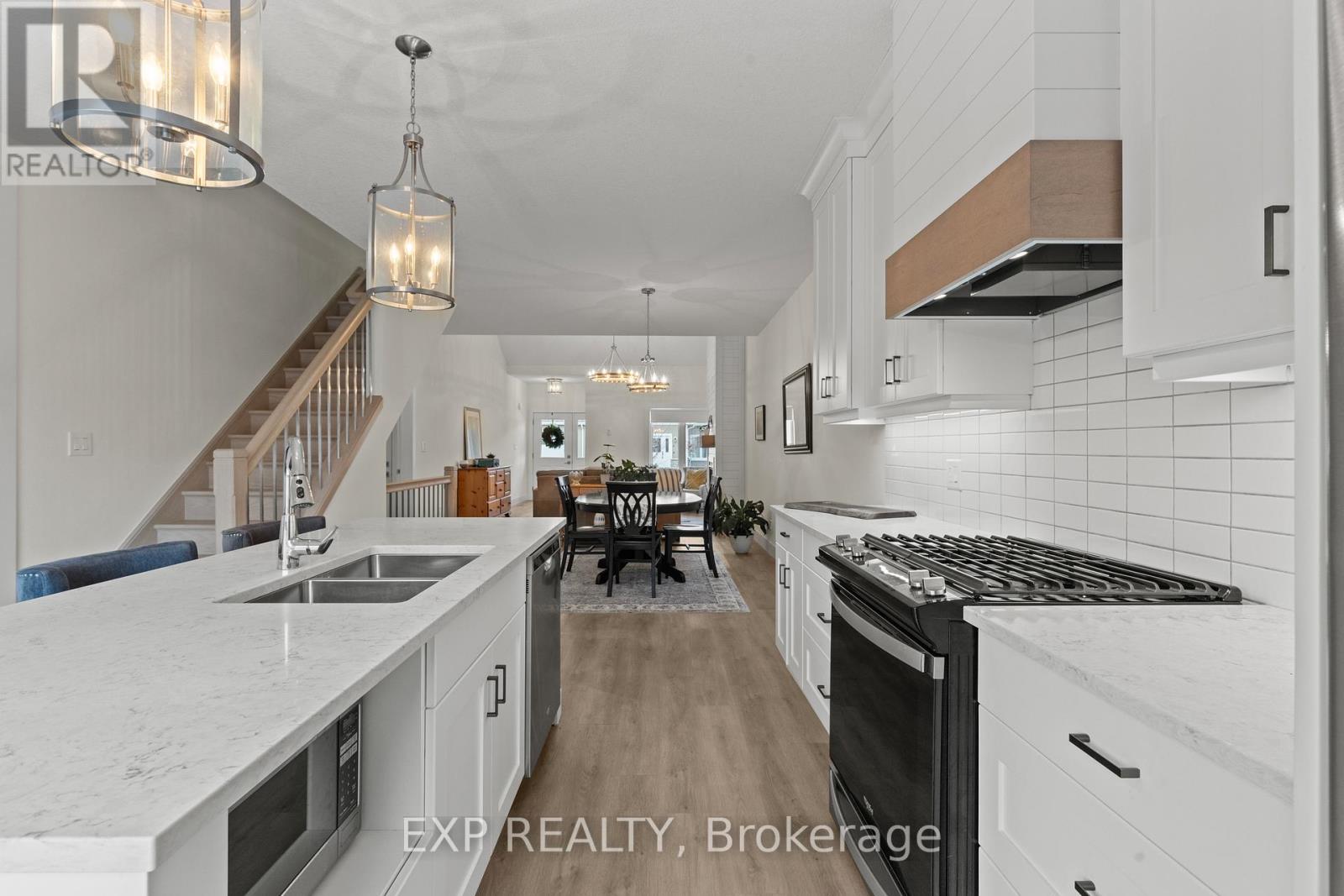 31 - 744 Nelson Street W Property Photo 17