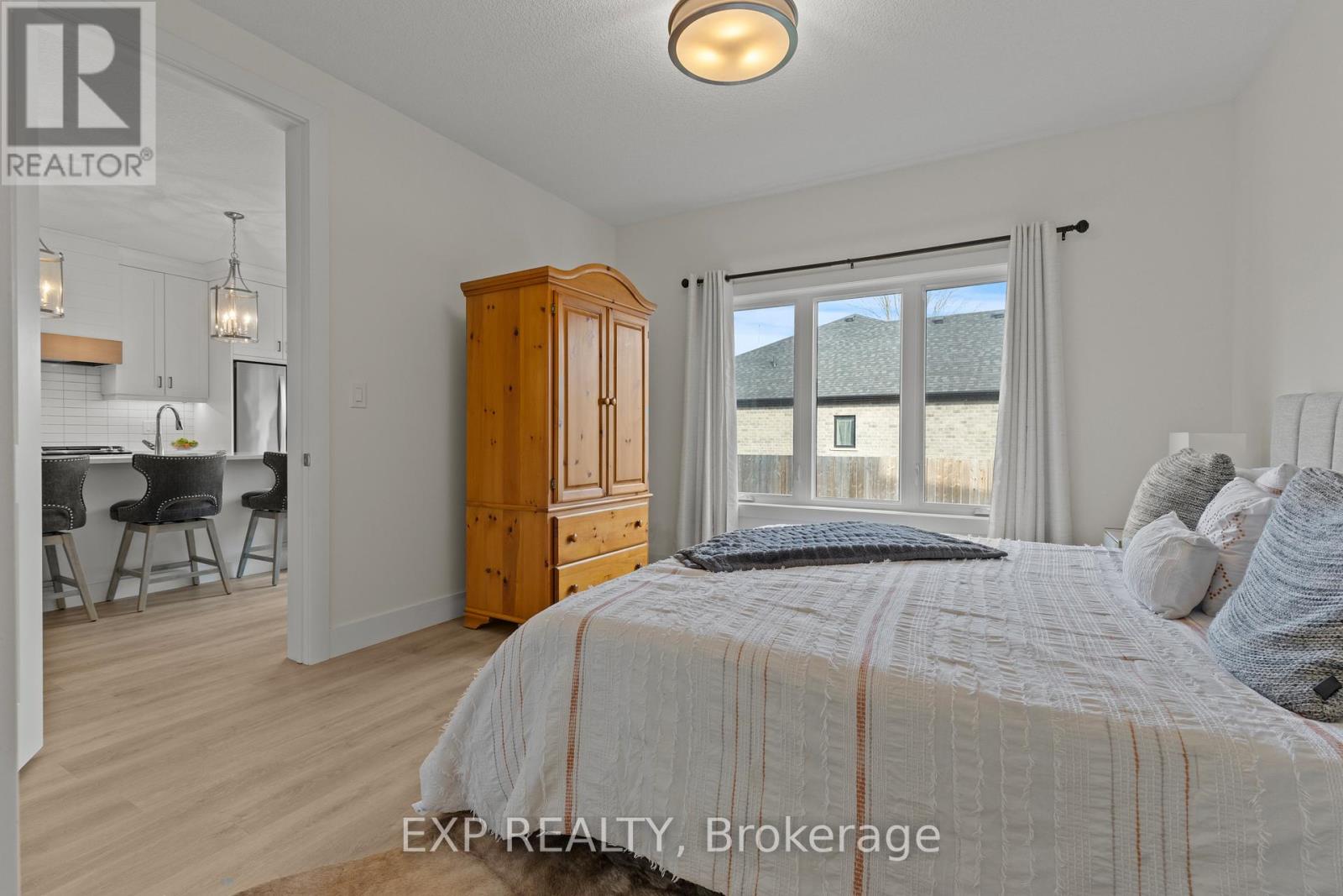 31 - 744 Nelson Street W Property Photo 20