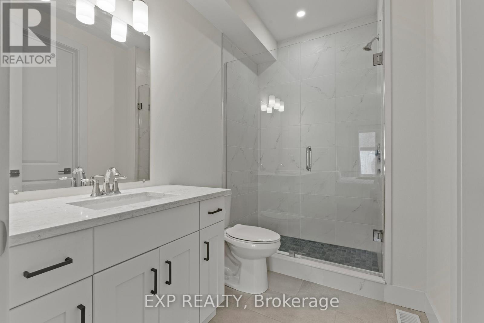 31 - 744 Nelson Street W Property Photo 21