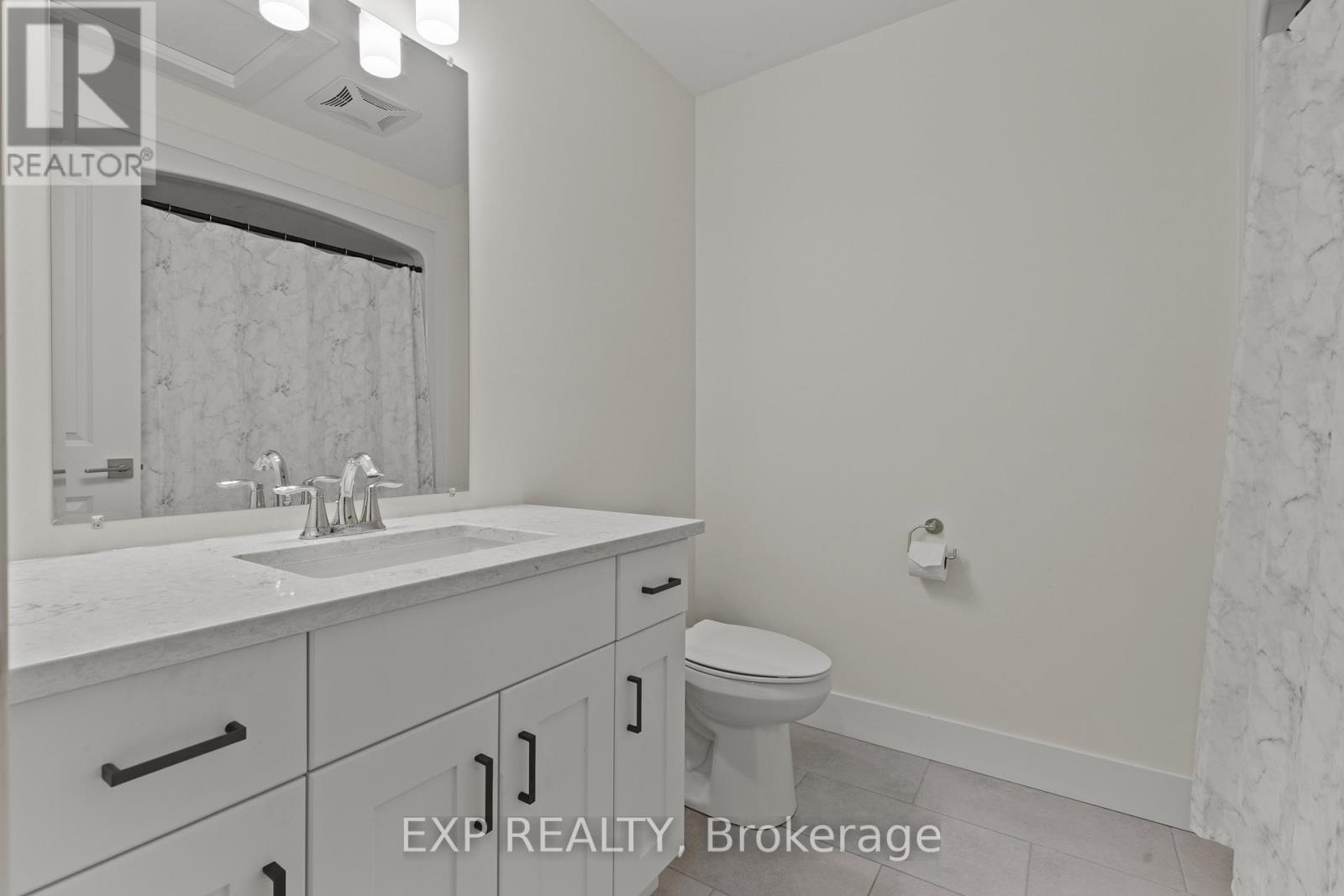 31 - 744 Nelson Street W Property Photo 32