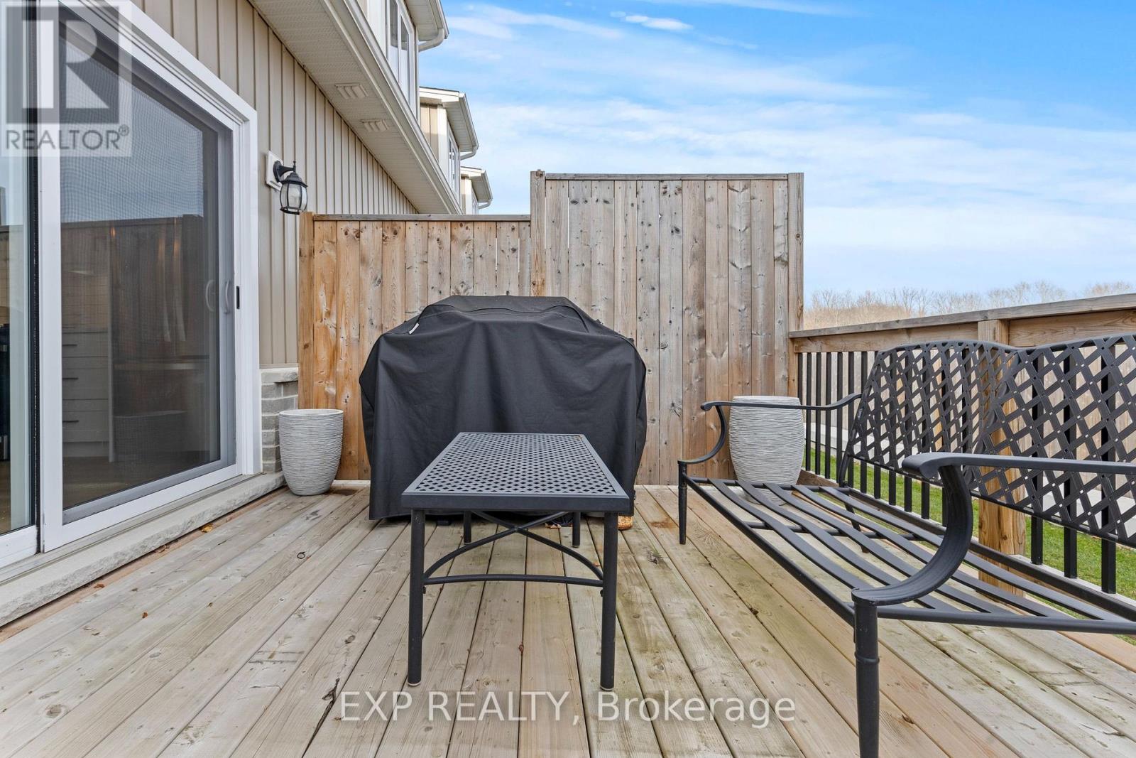 31 - 744 Nelson Street W Property Photo 42