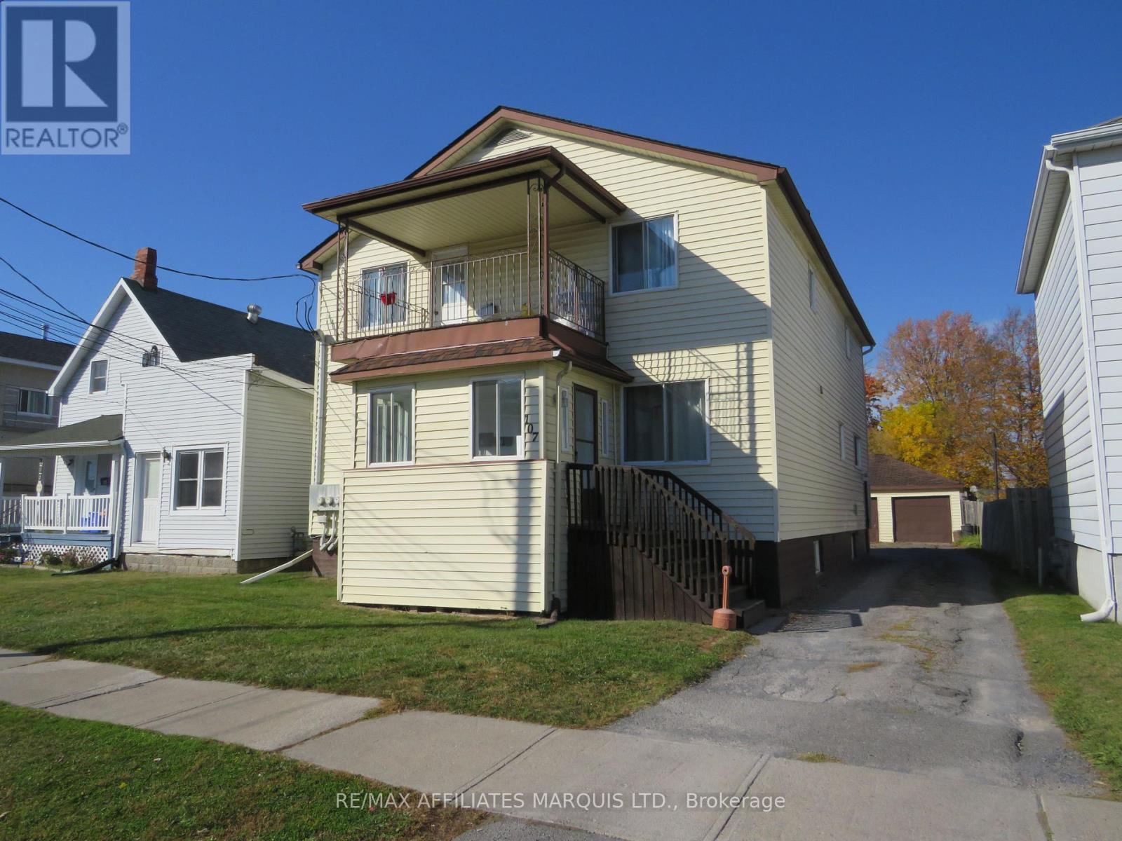 107 Seventh Street W Property Photo 2