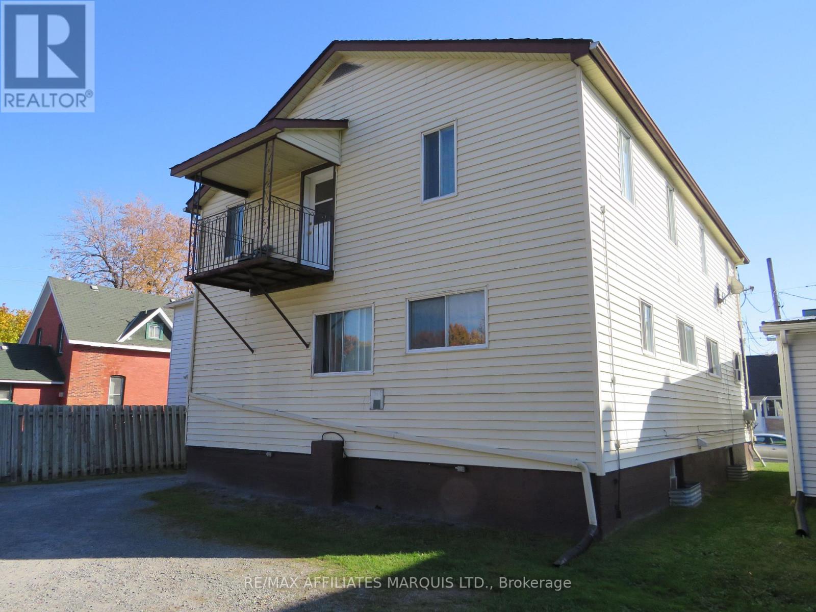 107 Seventh Street W Property Photo 7
