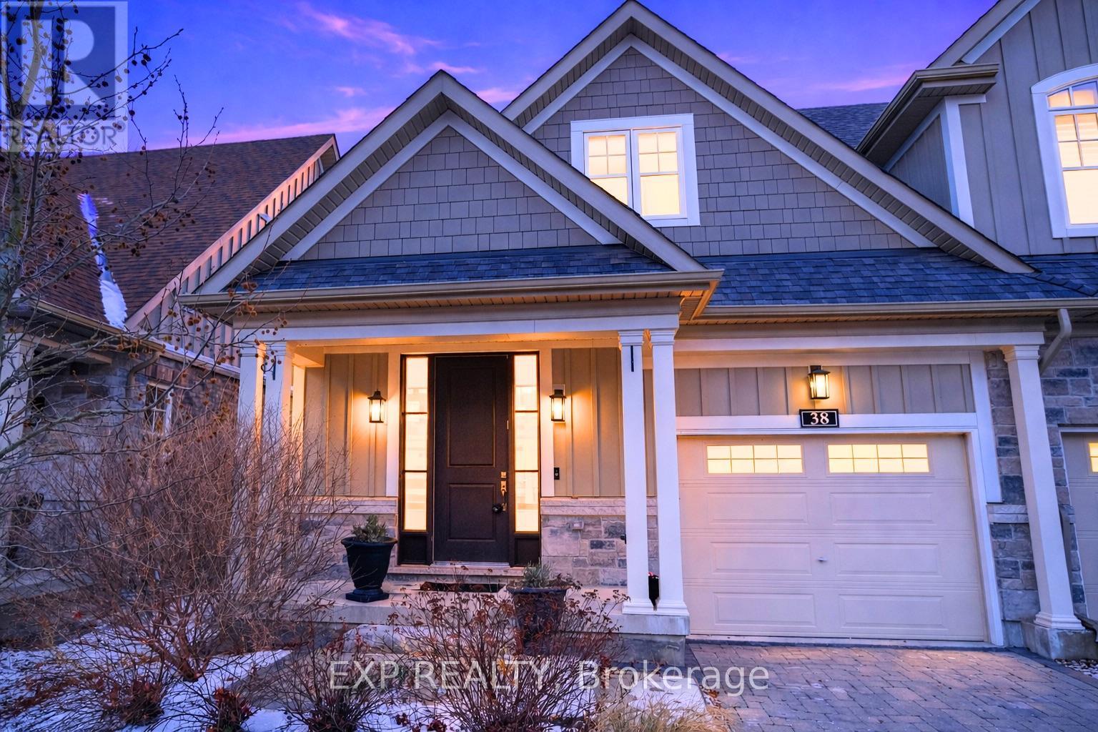 38 Windsor Circle Property Photo 1