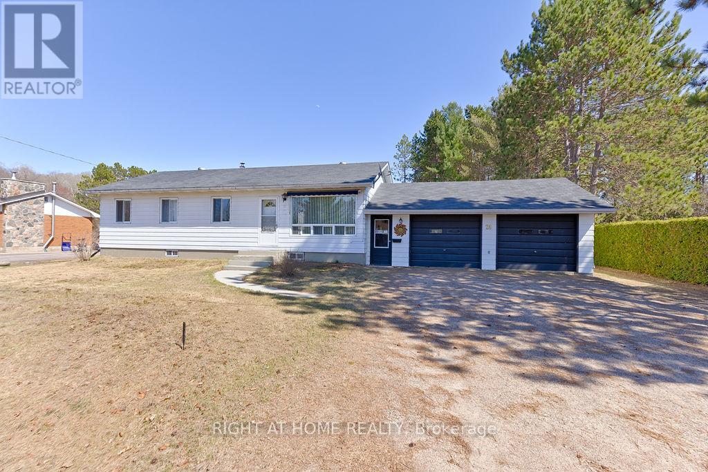 28 Jackpine Street Property Photo 2