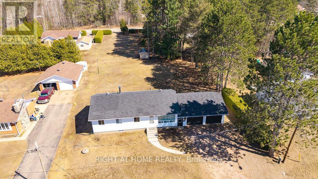 28 Jackpine Street Property Photo 6