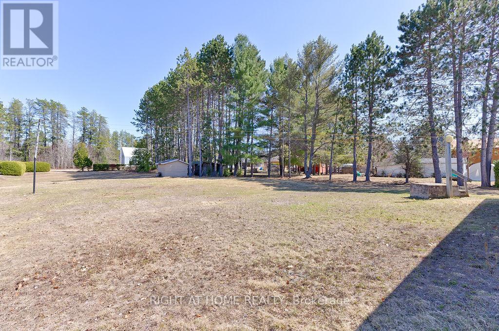 28 Jackpine Street Property Photo 12