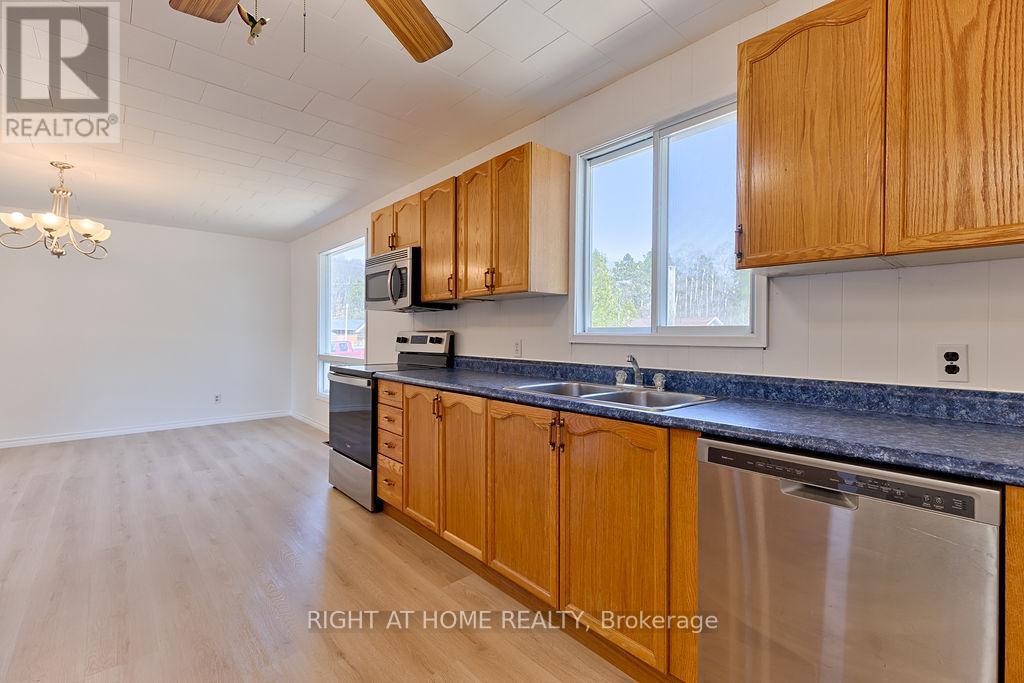 28 Jackpine Street Property Photo 14