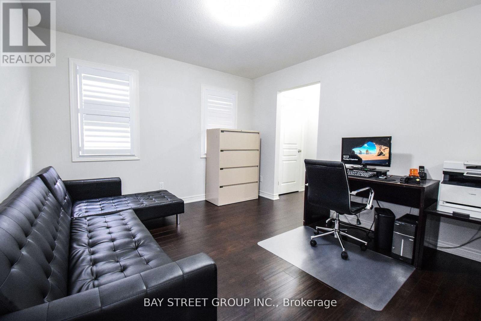 490 Silverwood Avenue Property Photo 15