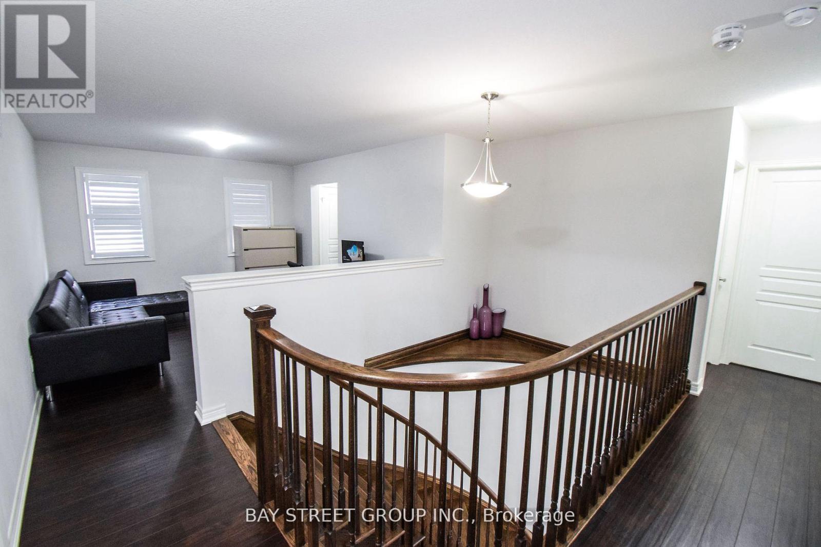 490 Silverwood Avenue Property Photo 16