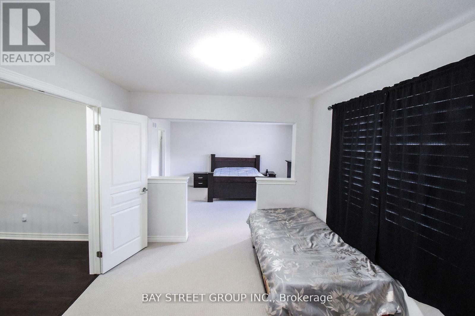 490 Silverwood Avenue Property Photo 17