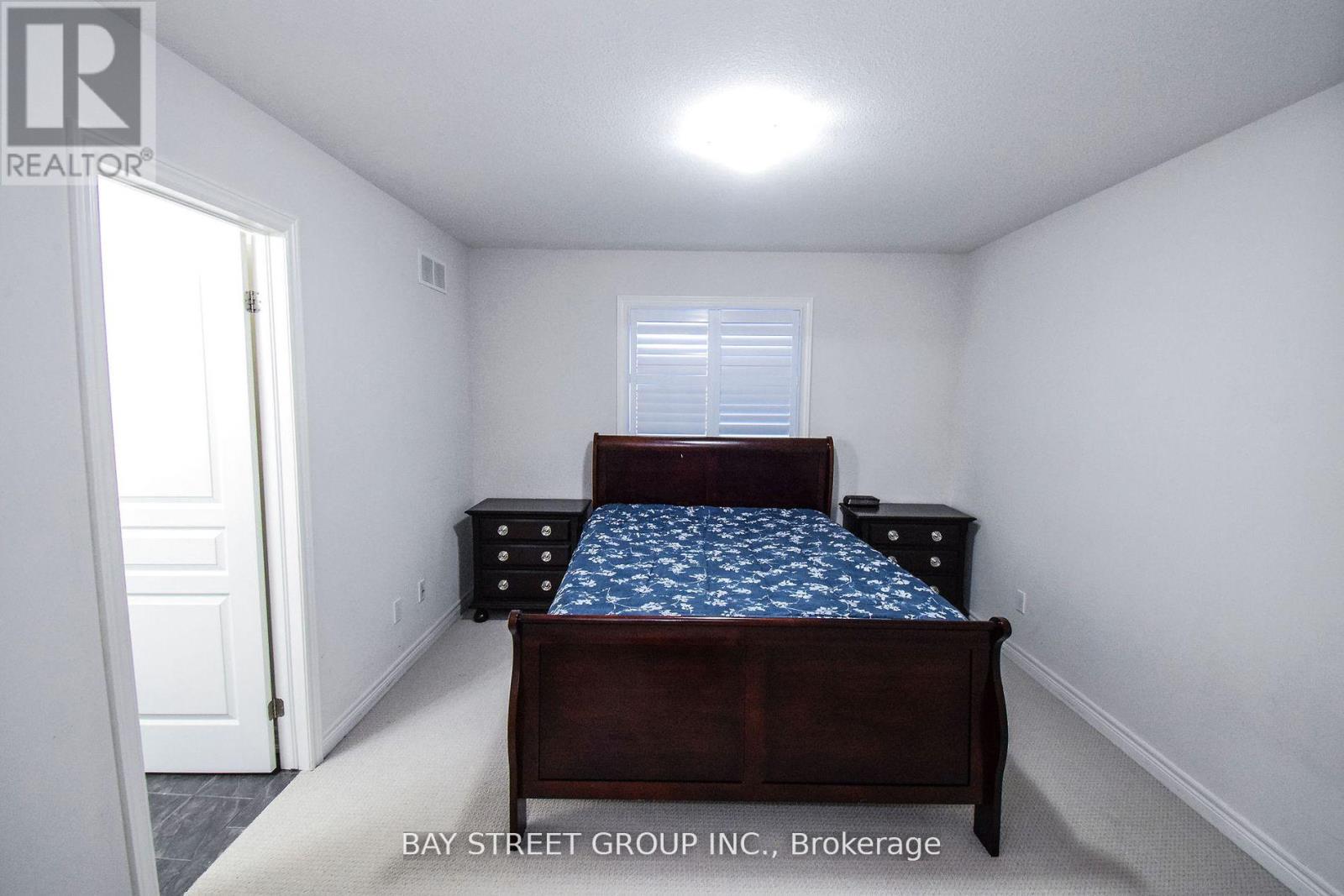490 Silverwood Avenue Property Photo 23