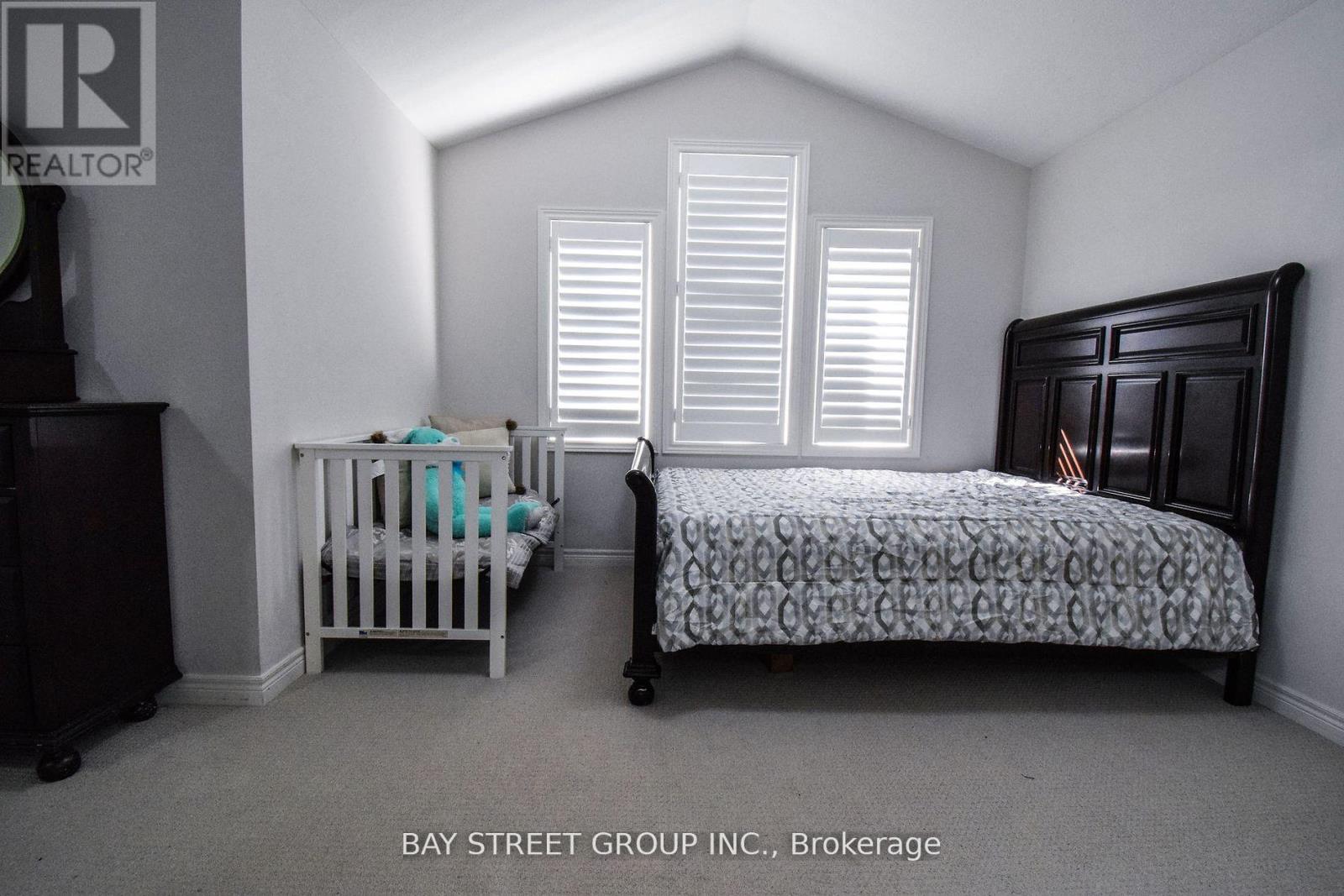 490 Silverwood Avenue Property Photo 27