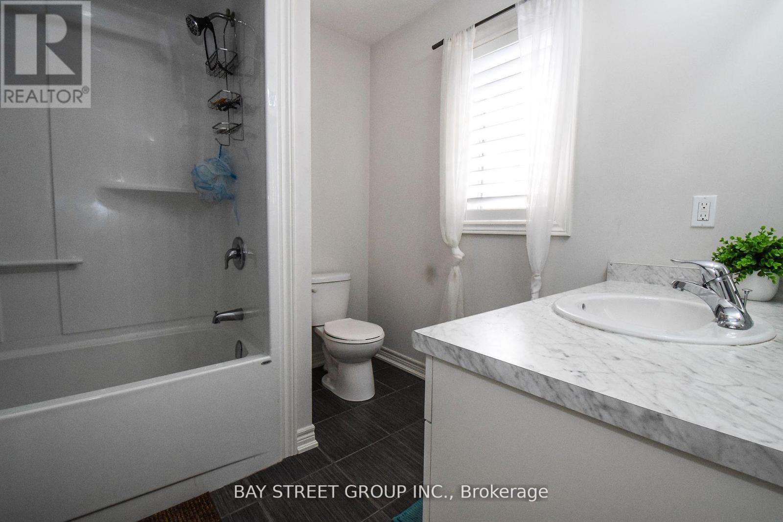 490 Silverwood Avenue Property Photo 31
