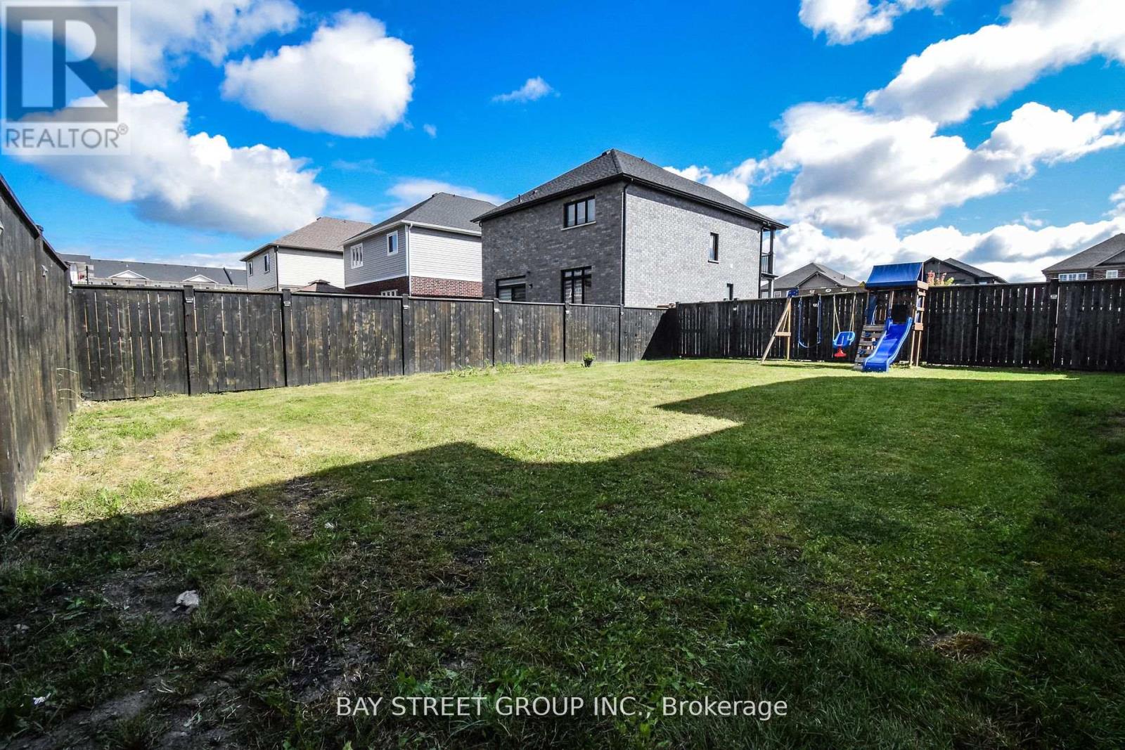 490 Silverwood Avenue Property Photo 36