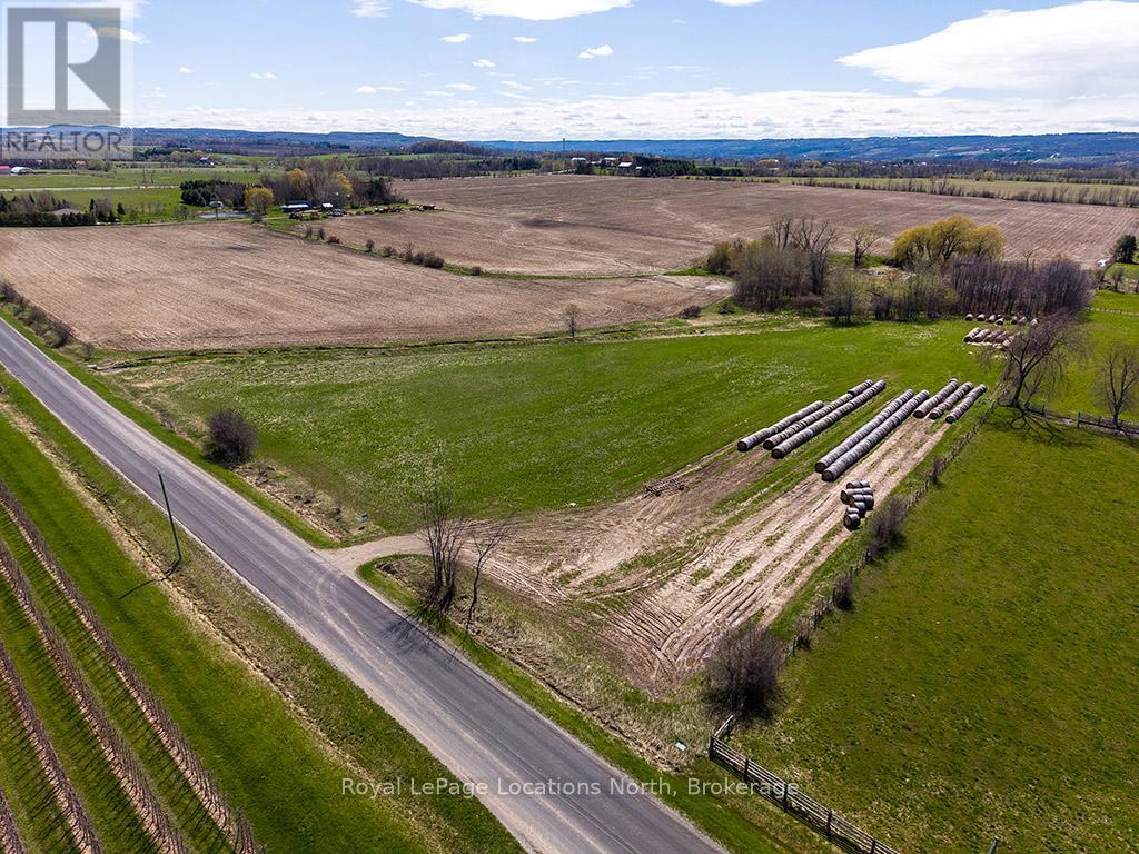 416400 10th Line Property Photo 3