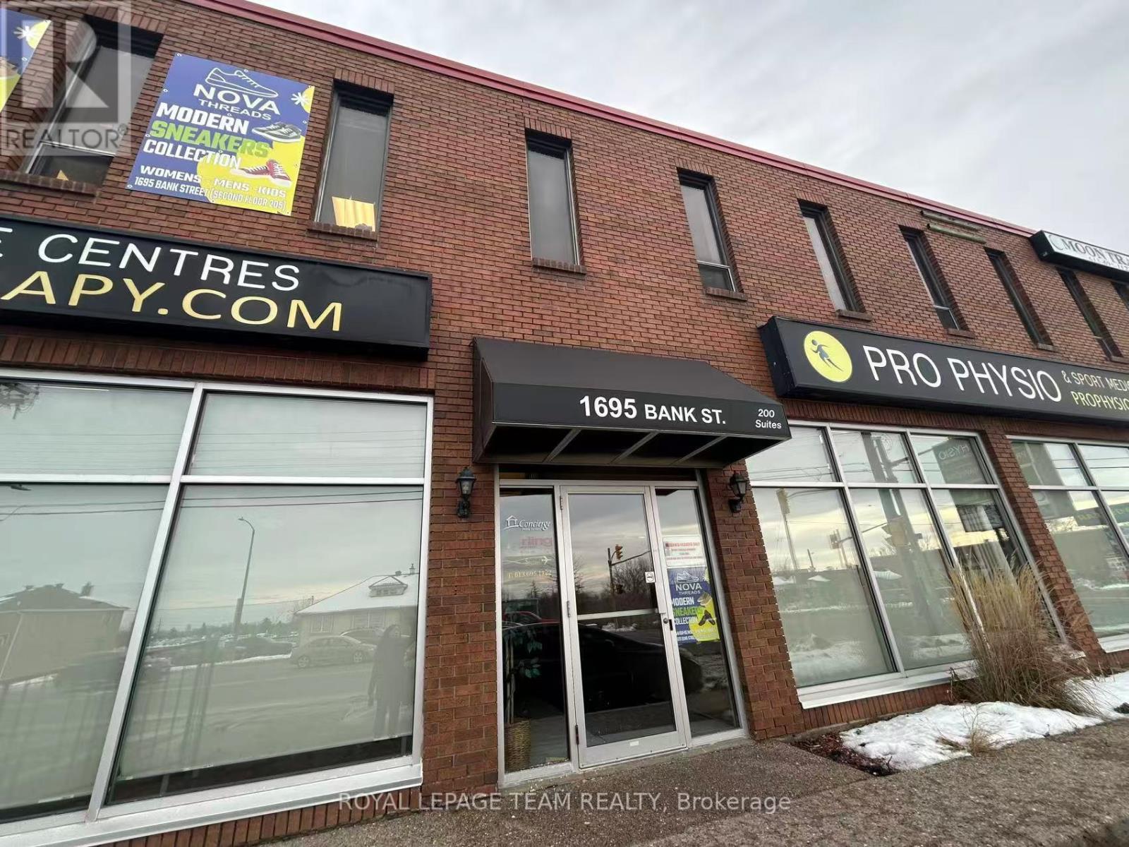 201 - 1695 Bank Street Property Photo 8