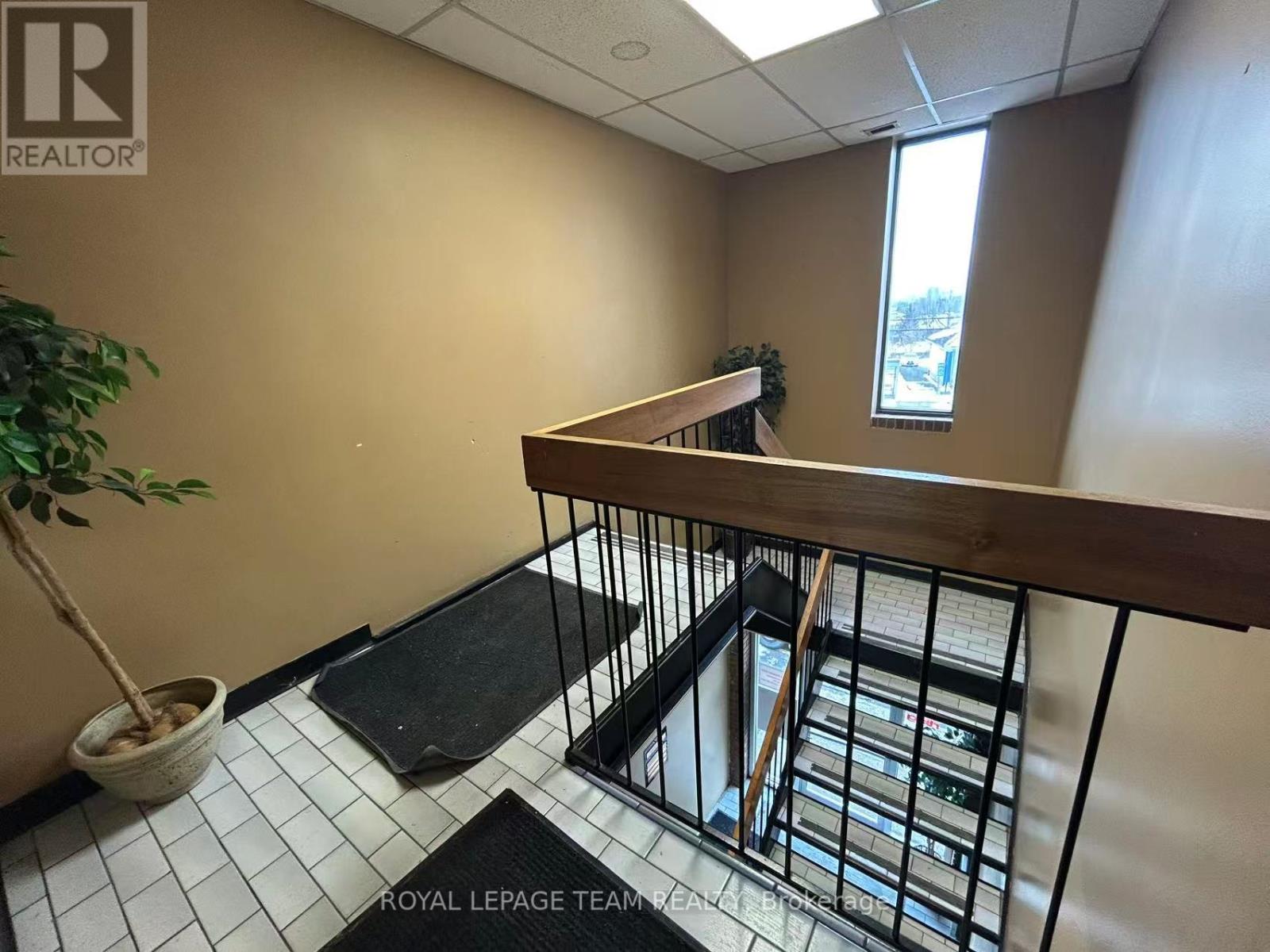 201 - 1695 Bank Street Property Photo 13