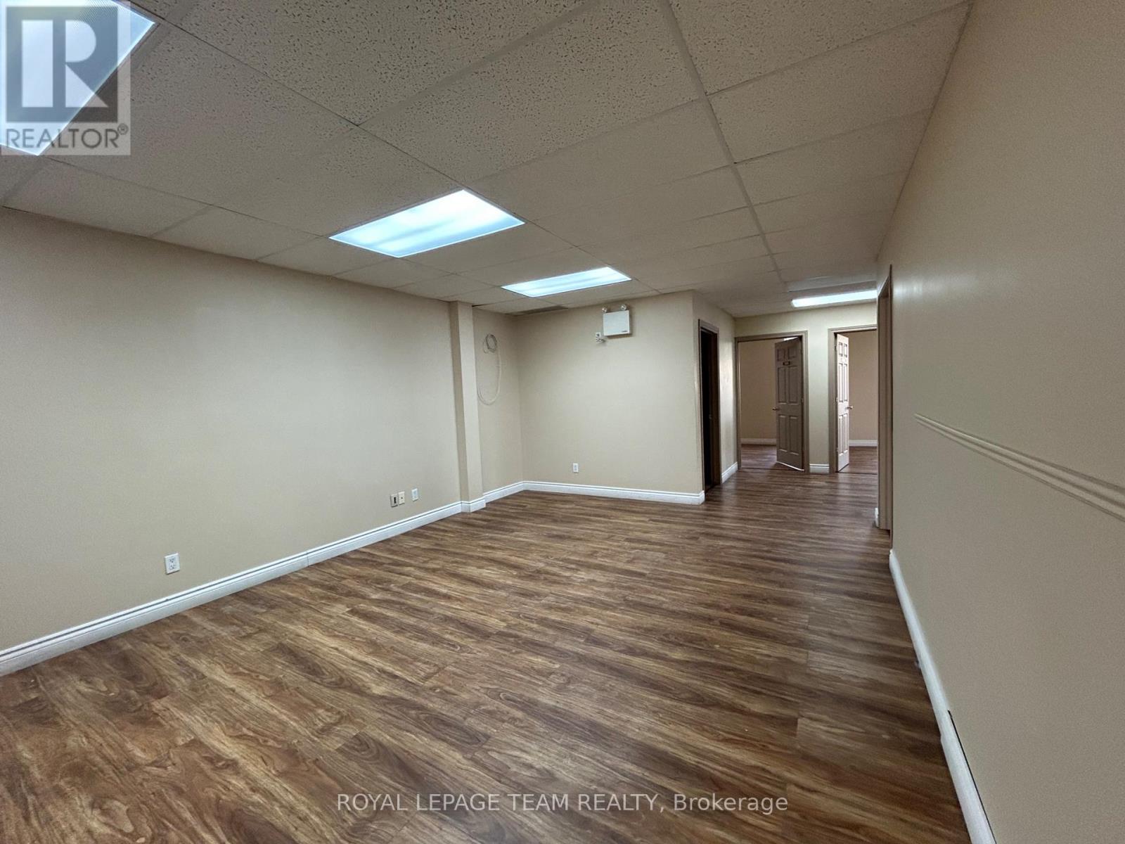 201 - 1695 Bank Street Property Photo 18