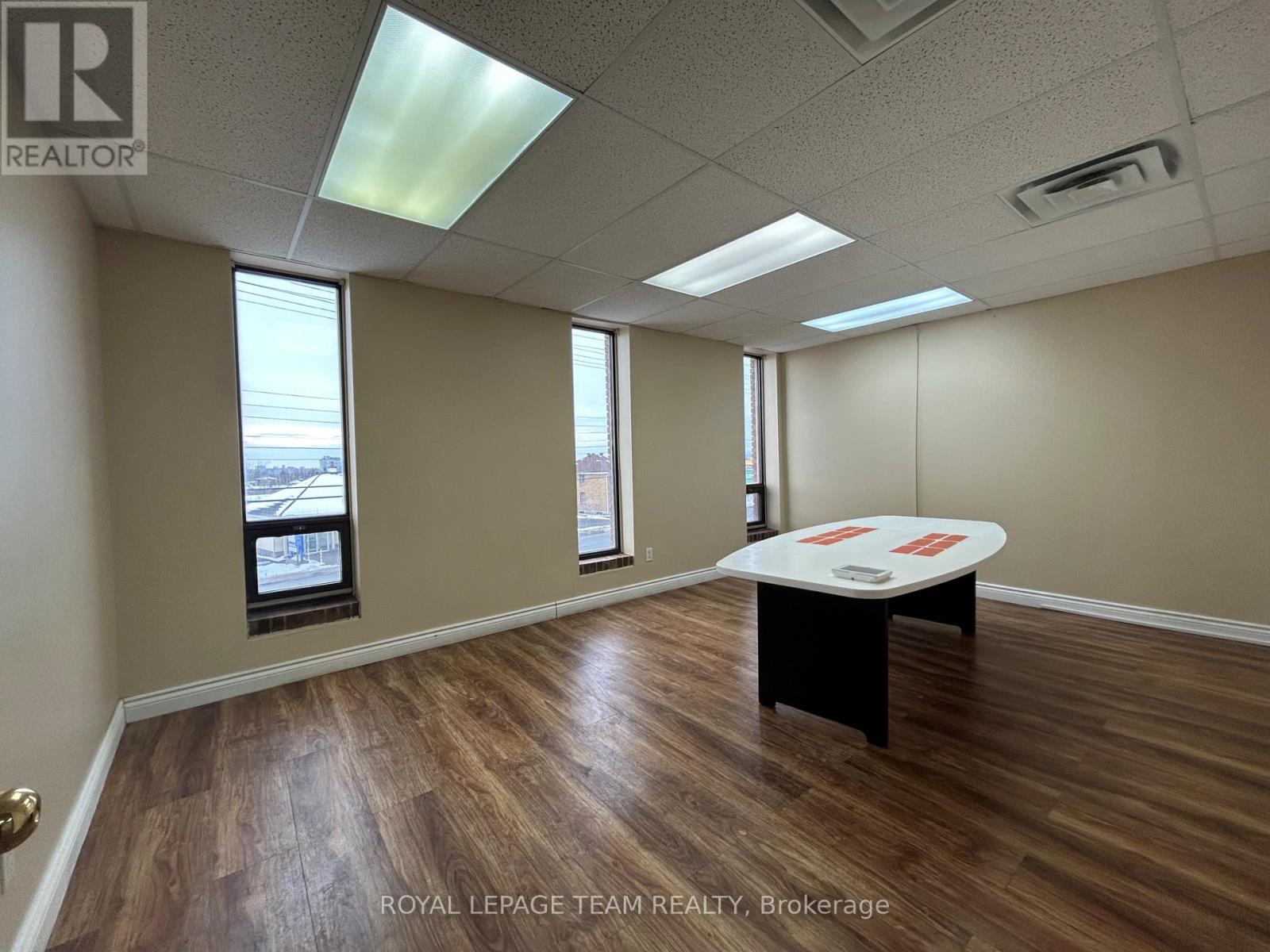 201 - 1695 Bank Street Property Photo 19