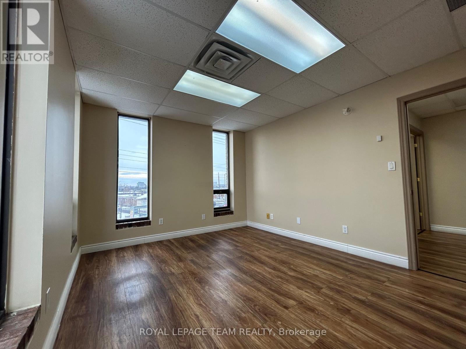 201 - 1695 Bank Street Property Photo 25