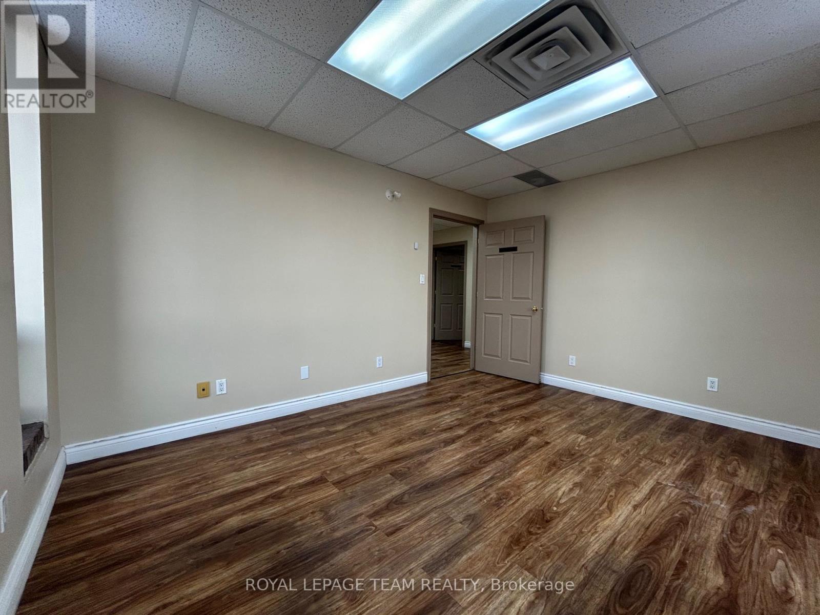 201 - 1695 Bank Street Property Photo 26