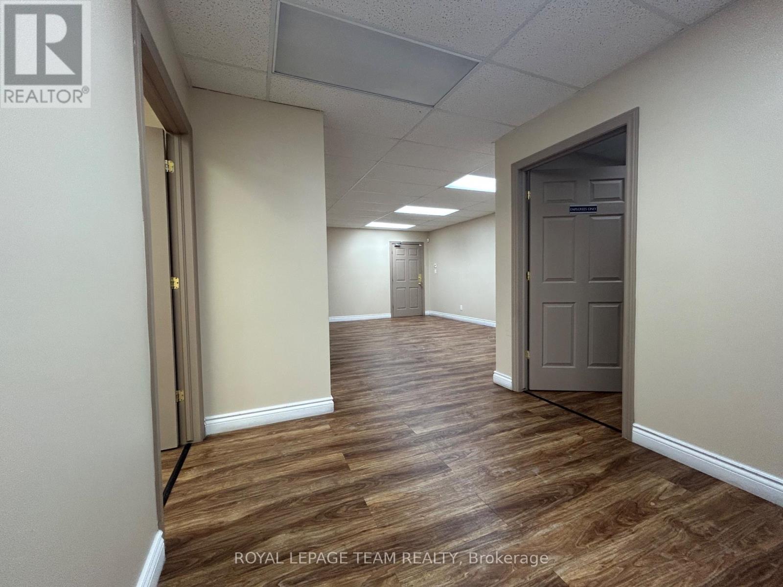 201 - 1695 Bank Street Property Photo 27