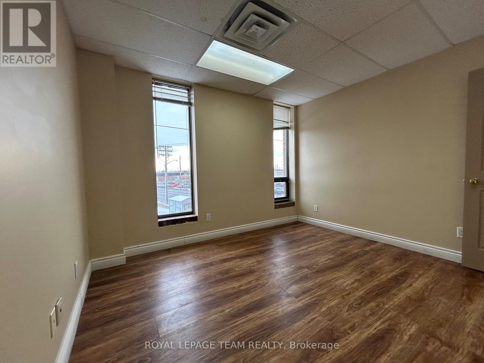 201 - 1695 Bank Street Property Photo 29