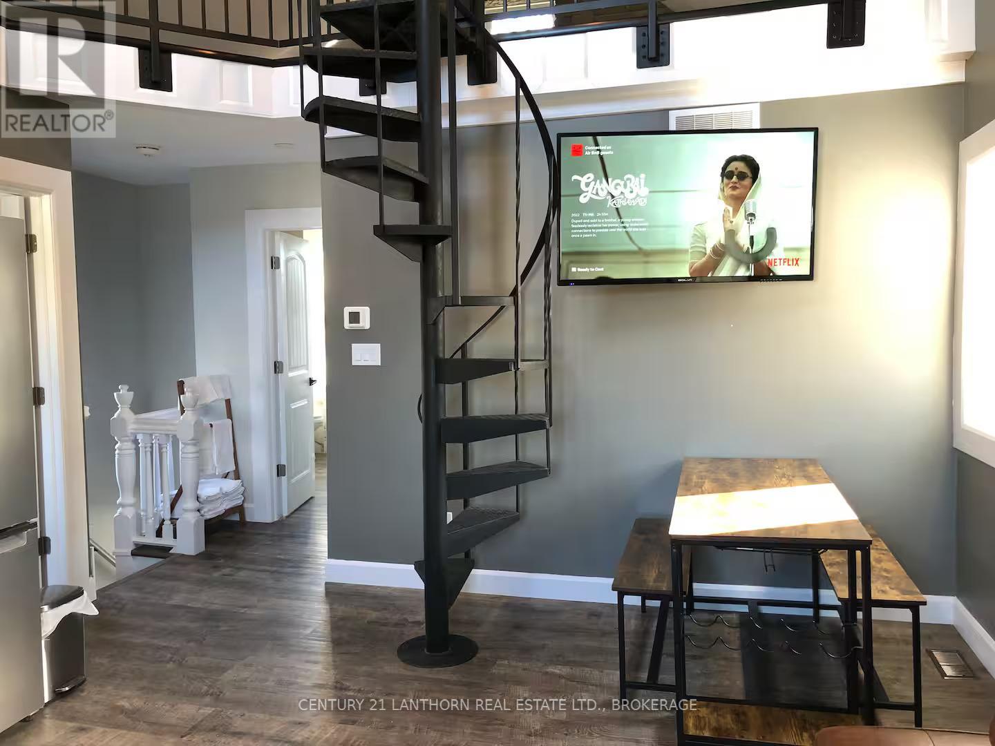 45 Chestnut Street Property Photo 14