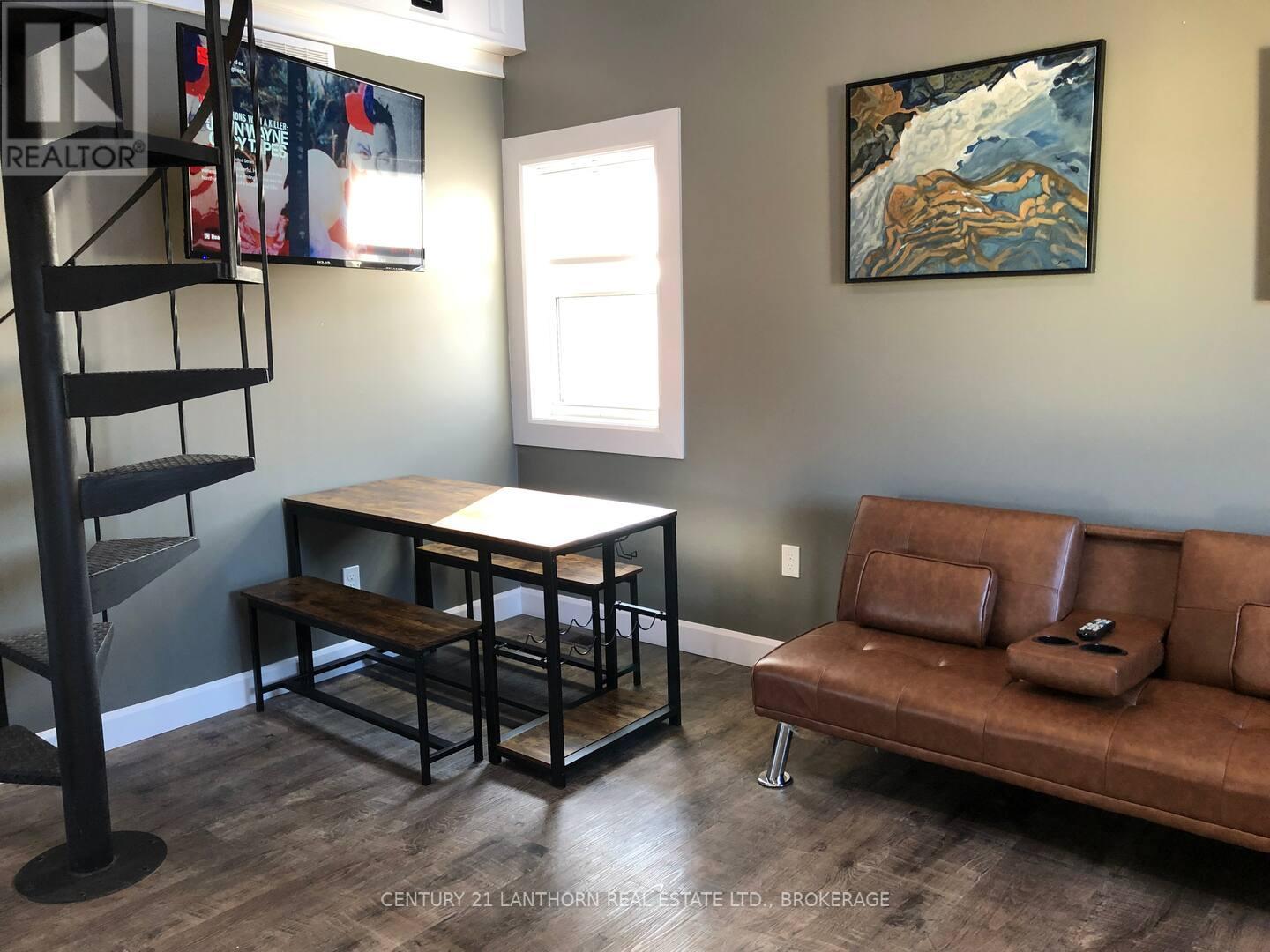 45 Chestnut Street Property Photo 16