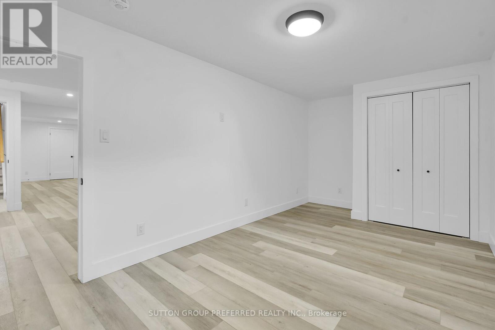 12 - 800 Commissioners Road W Property Photo 30