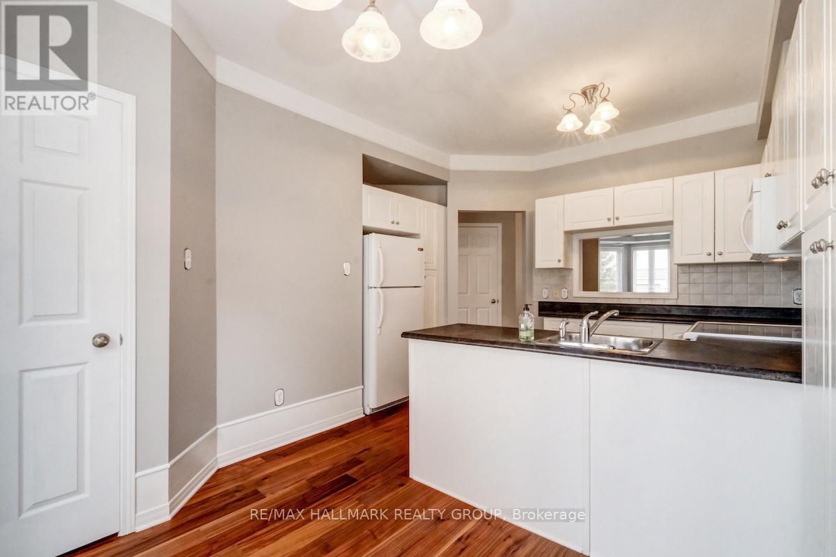 4 - 50 Briargate Property Photo 16