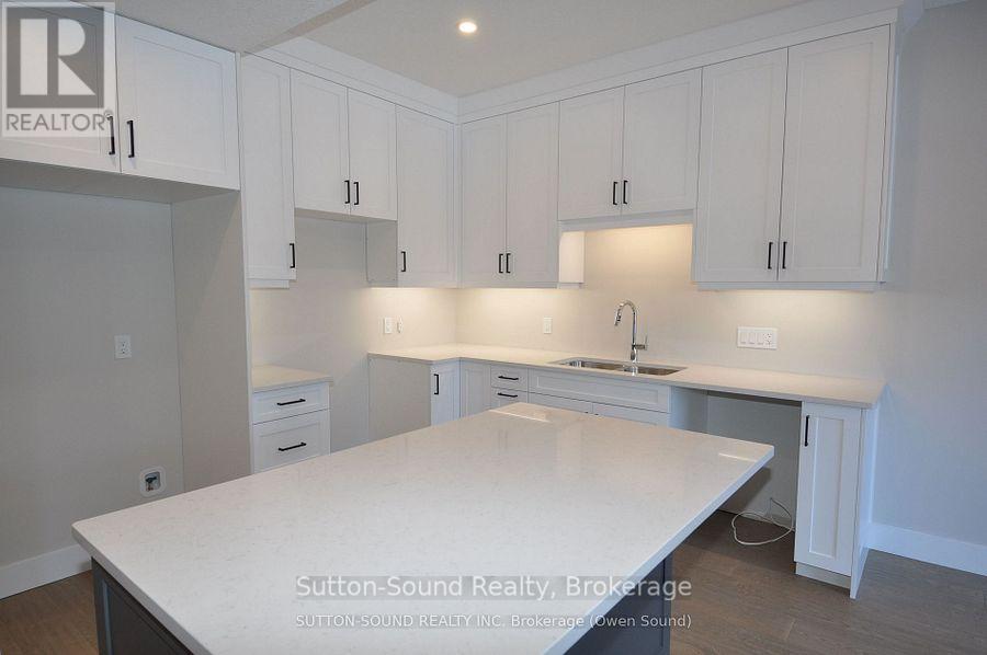 622 8th Street W Property Photo 6