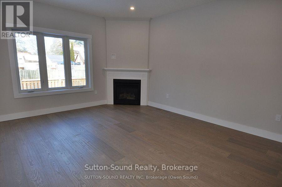 622 8th Street W Property Photo 9