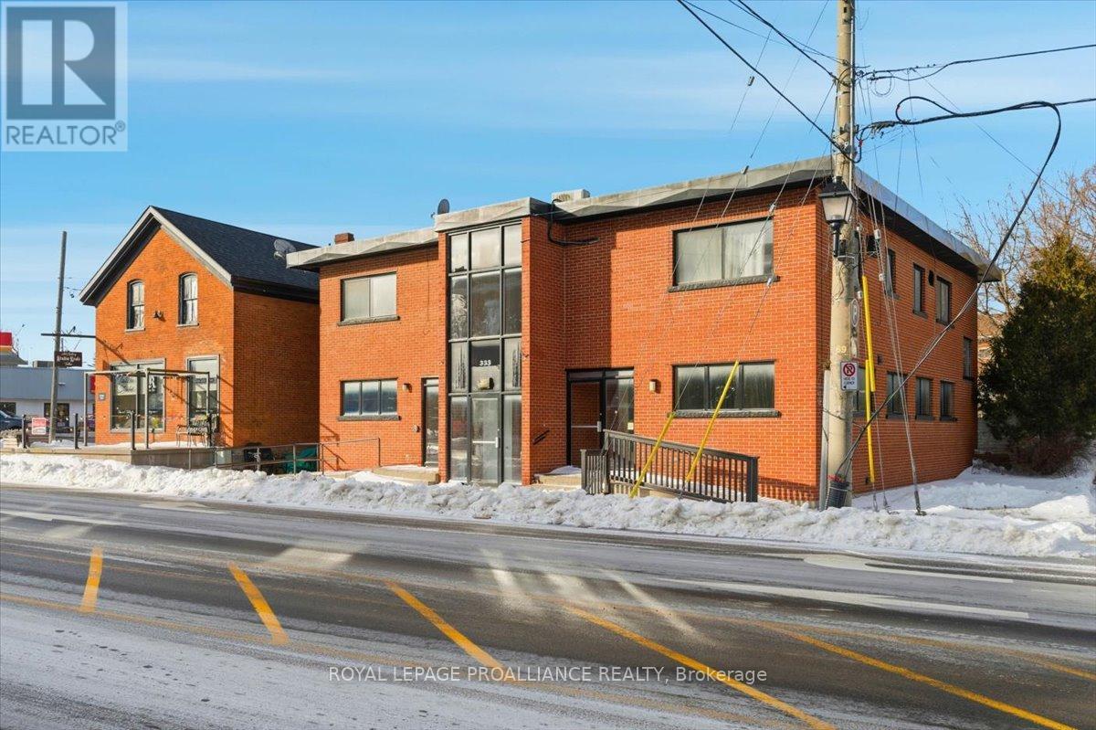 331 & 333 Picton Main Street Property Photo 1