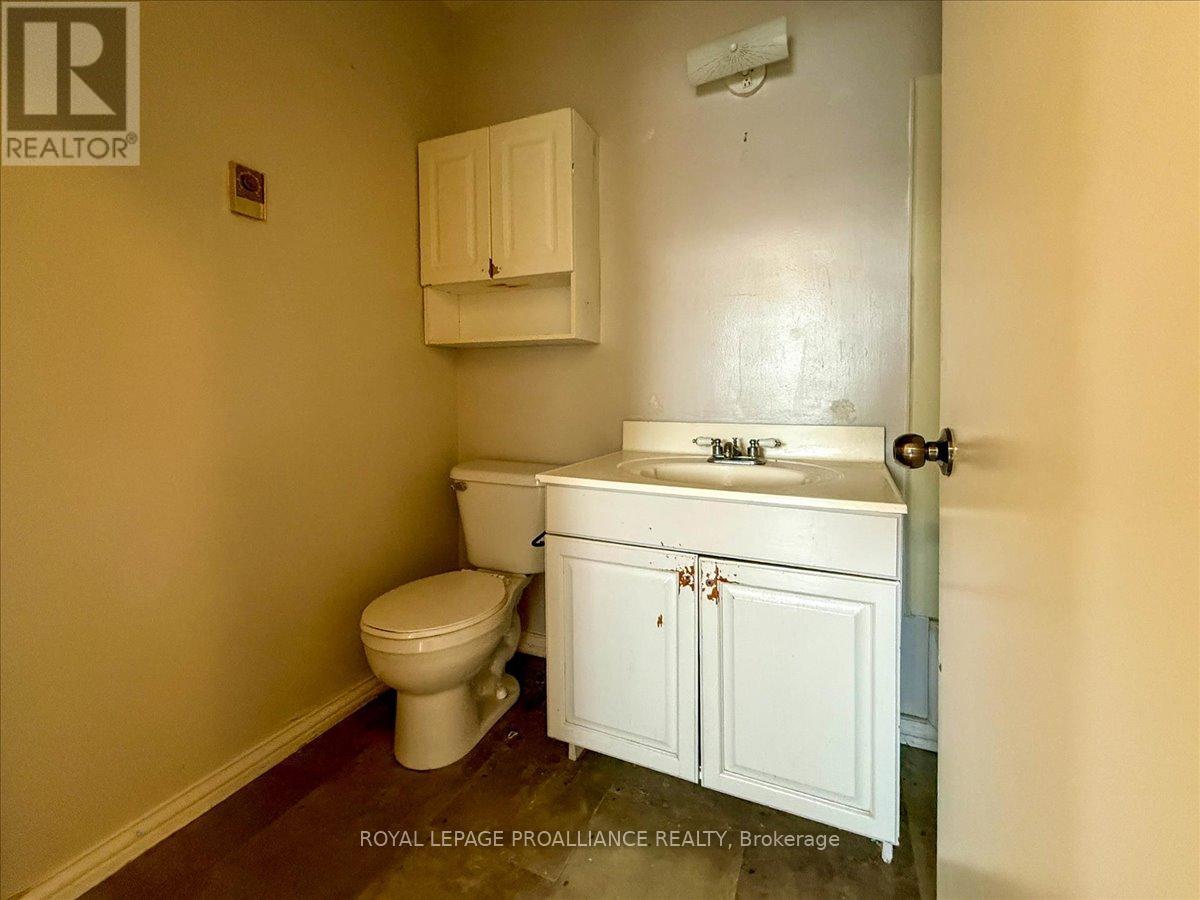 331 & 333 Picton Main Street Property Photo 28