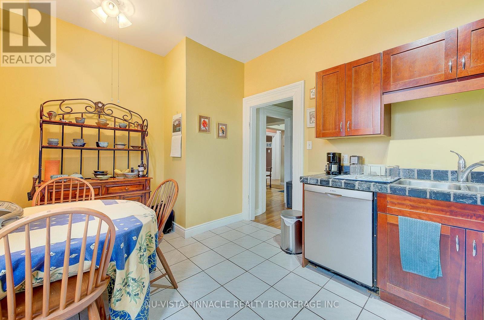 5 - 49 Ridout Street S Property Photo 13