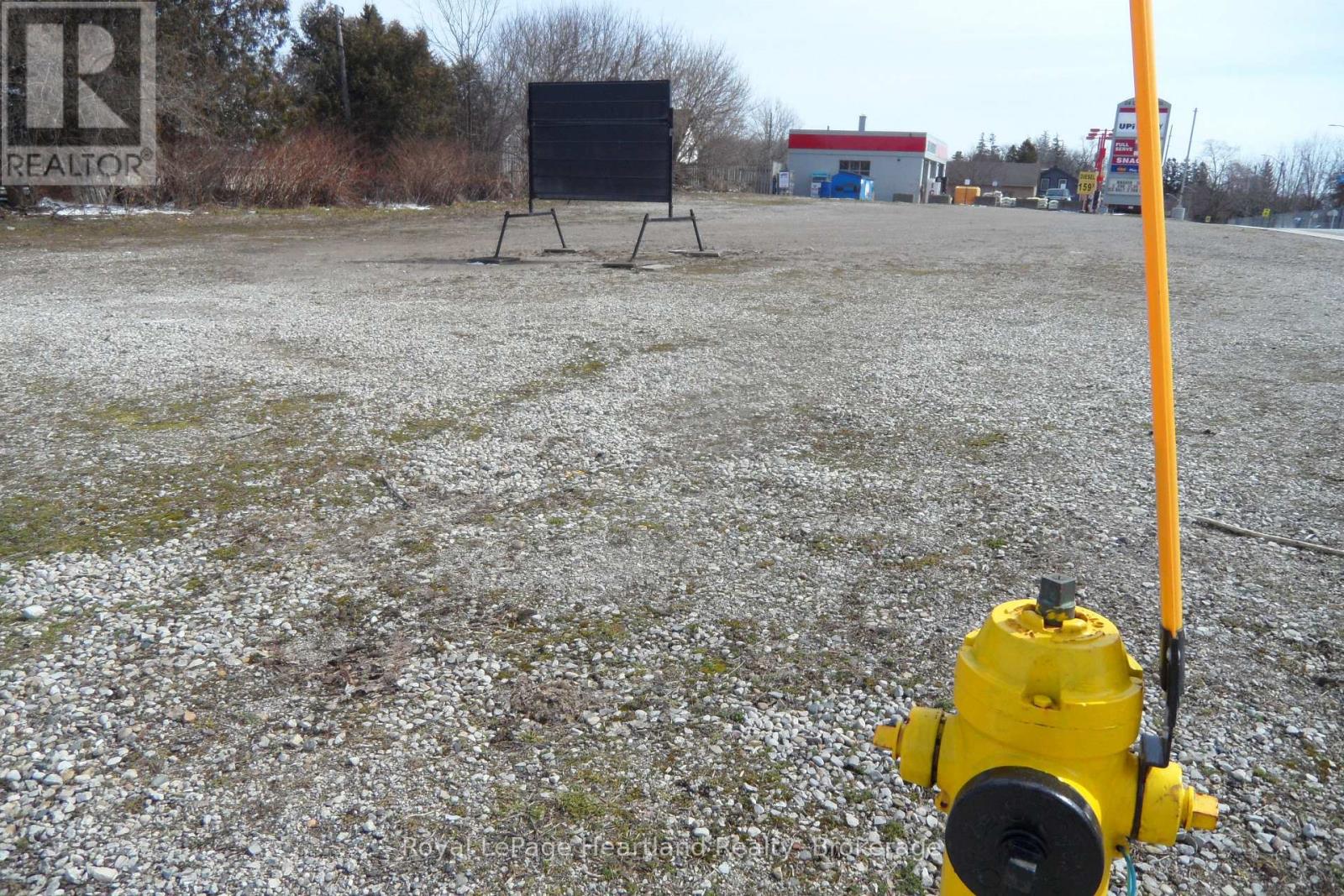 4 Goderich Street E Property Photo 3