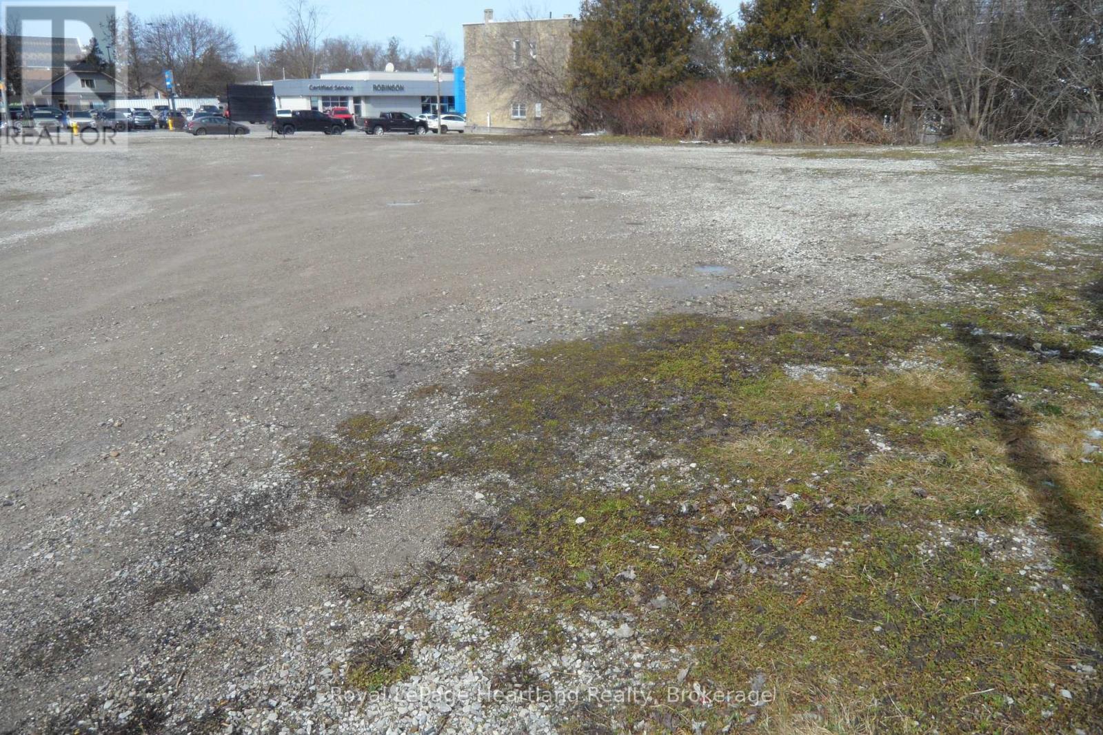 4 Goderich Street E Property Photo 4