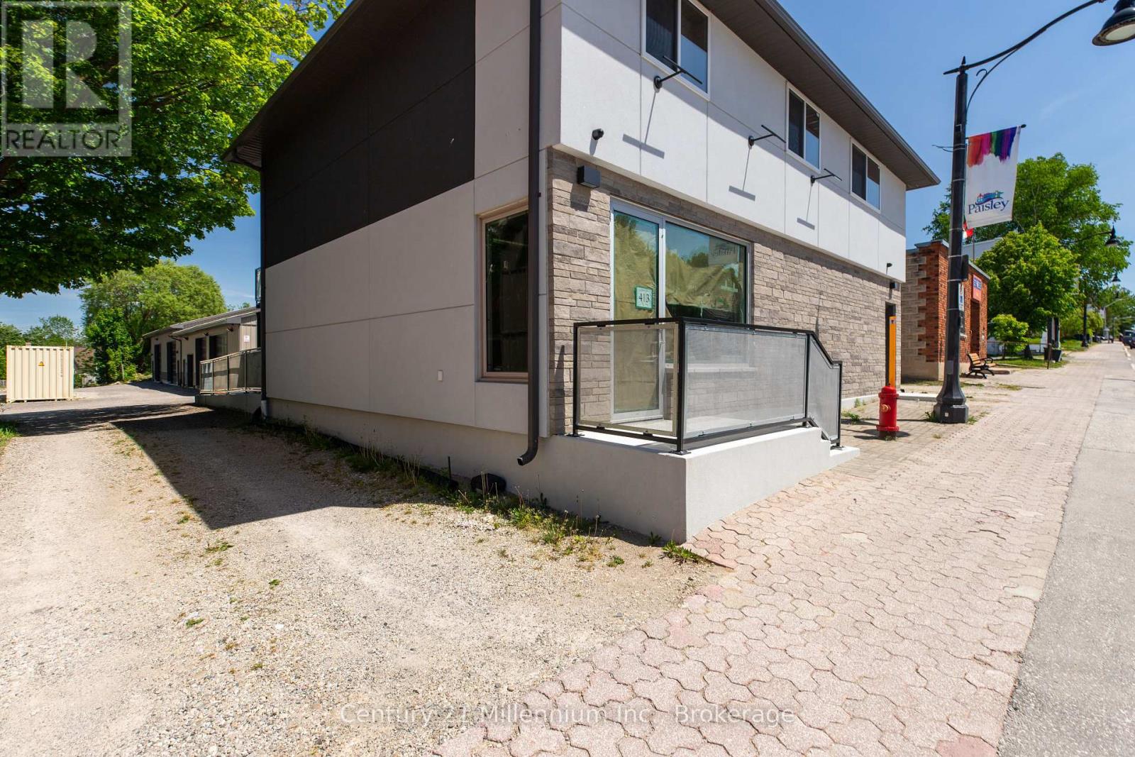 A - 413 Queen Street S Property Photo 1