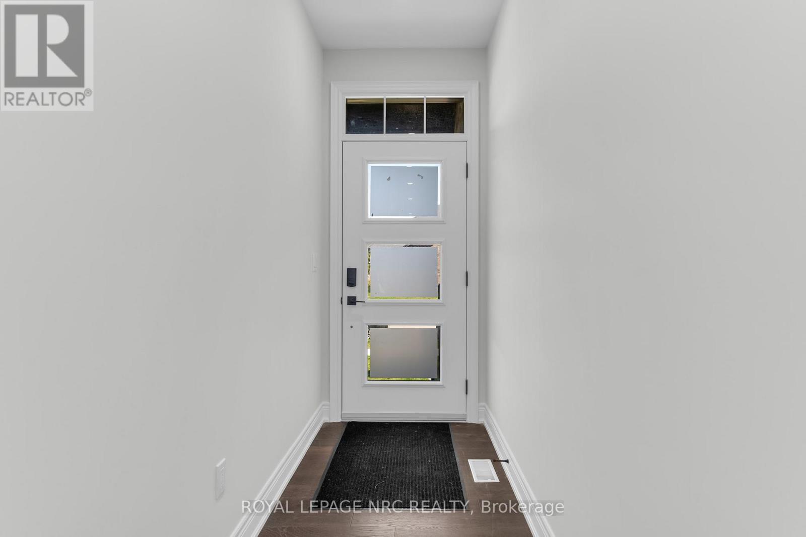 732 Clarence Street Property Photo 4